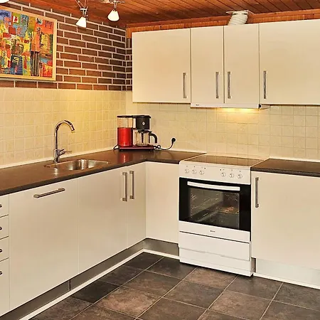 4 Person In Henne-by Traum *