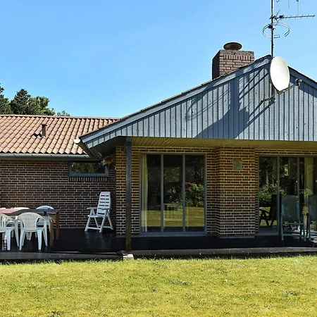 4 Person In Henne-by Traum *